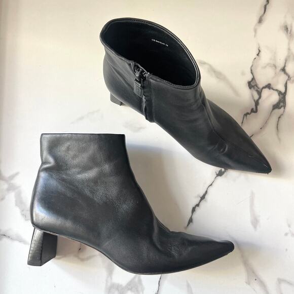 Vince Black Leather Pointed Toe Fane Booties Size 9 - Picture 2 of 11